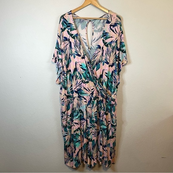 Torrid Super Soft Surplice Romper Pink Green Lead Tropical Pattern Size 6X - Picture 2 of 14